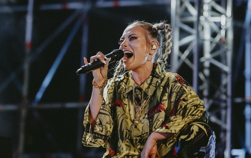 Coloana sonoră a celui de-al doilea sezon al serialului „Adela” este o melodie celebră a Deliei. Ce spune artista despre asta