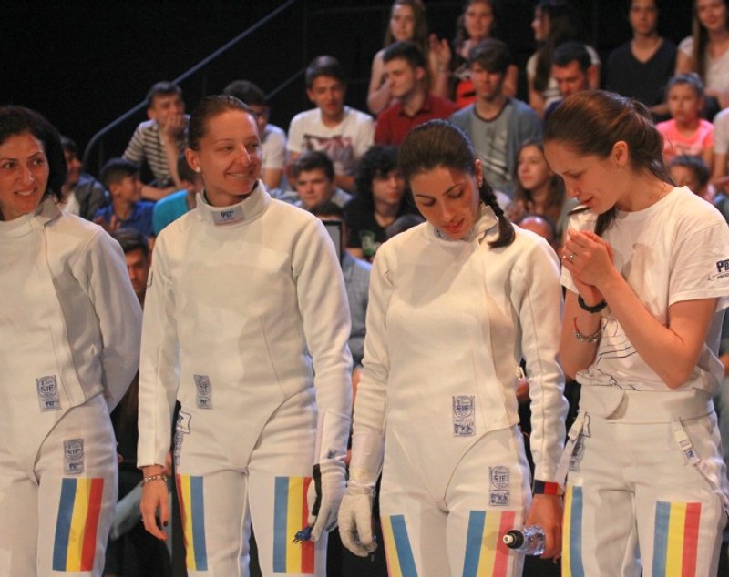 Simona Pop și Tibi Dolniceanu sunt campionii României la spadă, respectiv la sabie / FOTO