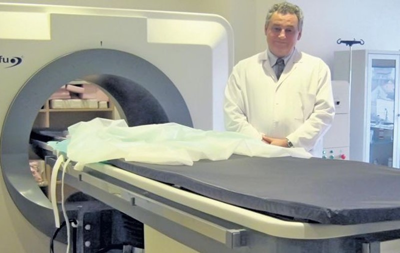 Aparatul care arde cancerul, acum şi în România