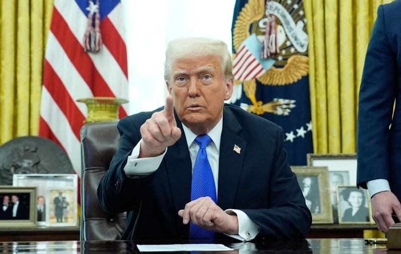 Șase senatori cer ca Donald Trump să fie anchetat. Președintele SUA, suspectat că speculează cu tarifele pentru a-și îmbogăți familia și apropiații