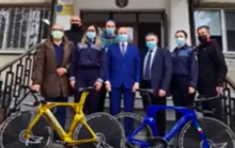 Bicicletele de 600.000 de euro furate naţionalei de ciclism a Italiei de patru români, predate proprietarilor