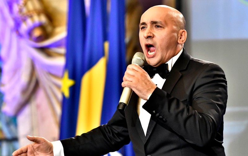 Marcel Pavel a fost externat  de la “Matei Balș”. Primul mesaj al cântărețului: ”Dumnezeu să ne ocrotească”