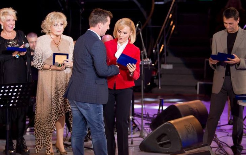 Gabriela Firea a premiat-o pe Mădălina Manole după 7 ani de la moarte