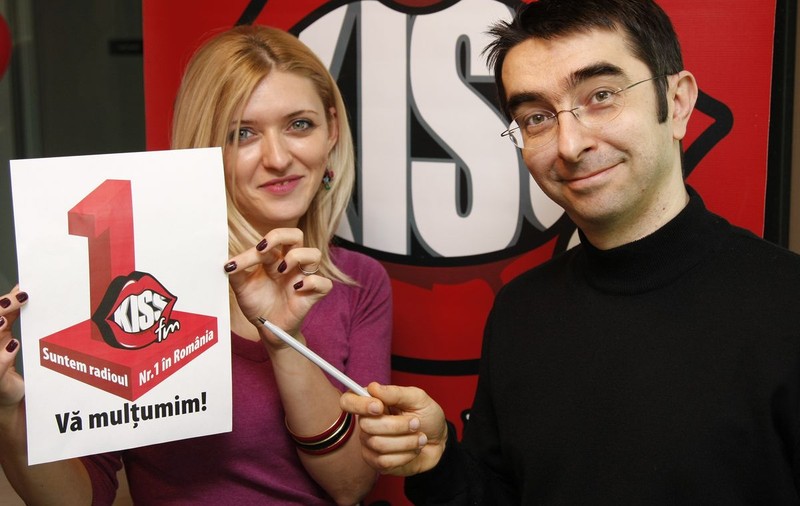 Mihai Găinuşă a sărbătorit în echipă: Kiss FM e nr. 1!