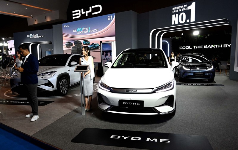 Record absolut pentru mașina electrică BYD din China: 5 minute de încărcare pentru 800 km parcurși
