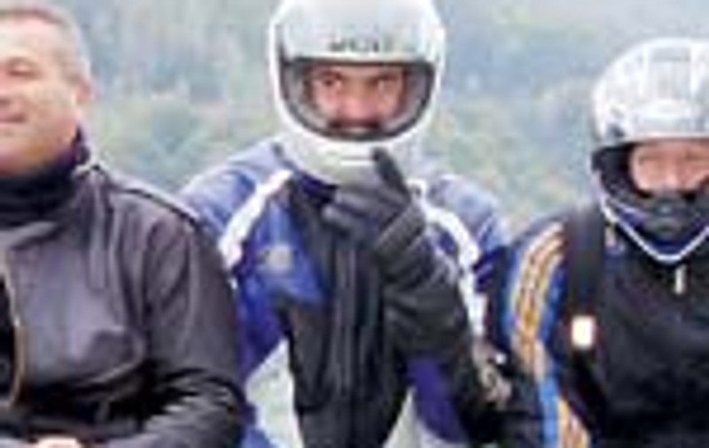 Doua motociclete s-au facut zob