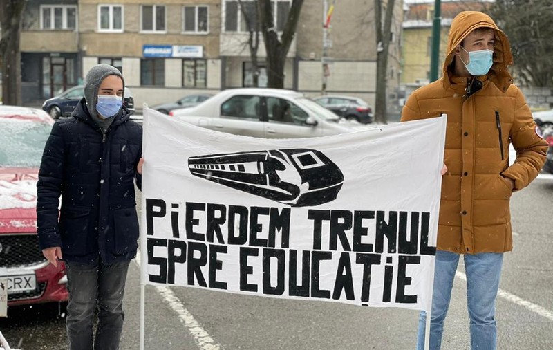 Proteste ale studenților la București și la Timișoara după pierderea gratuității pentru călătoriile cu trenul