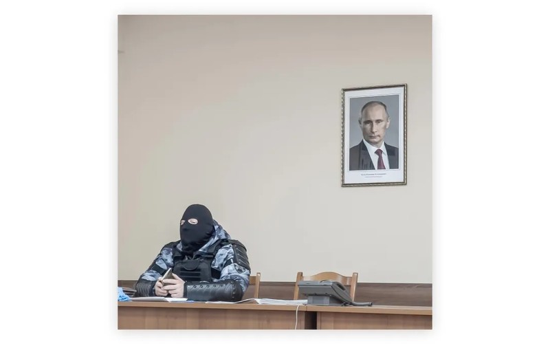 Autorul fotografiei simbol a persecuției lui Aleksei Navalnîi, fotograful Dmitri Markov, găsit mort în apartamentul său