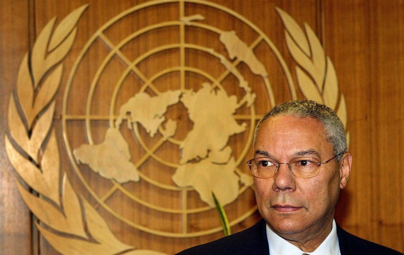 A murit Colin Powell, fost lider militar și primul secretar de stat de culoare al SUA