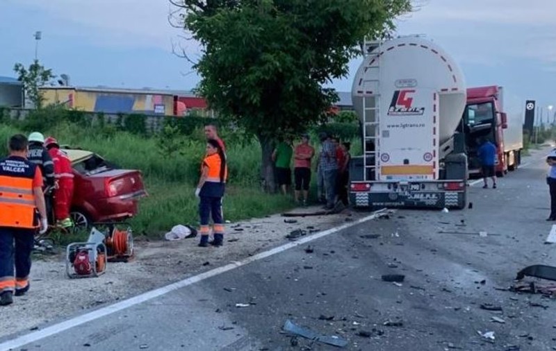 Pericol de explozie pe centura Ploieștiului după ce o cisternă încărcată cu motorină a fost implicată într-un accident