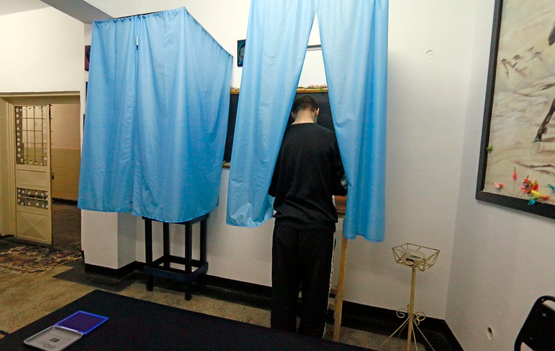 Peste 1.000 de deținuți vor vota din închisoare. Au urnă specială în penitenciare și vor folosi mănuși când pun ștampila