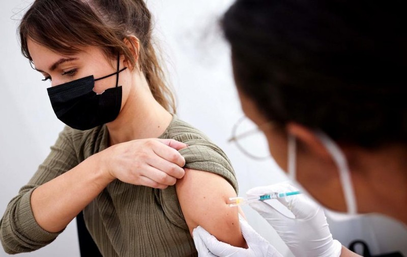 Cel mai mic număr de persoane vaccinate cu prima doză din ultimele trei luni