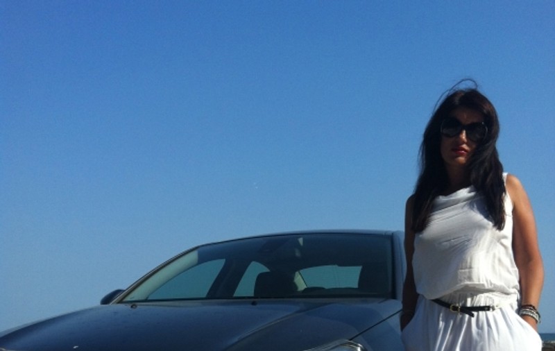 Creatoarea Mihaela Drafta, seducătoare într-o rochie TRANSPARENTĂ!
