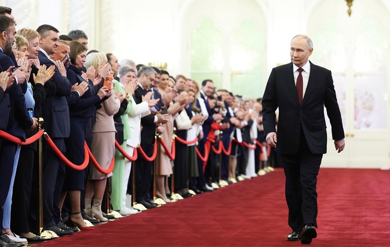 Franța și alte cinci țări din Uniunea Europeană au avut reprezentanți la învestirea lui Vladimir Putin
