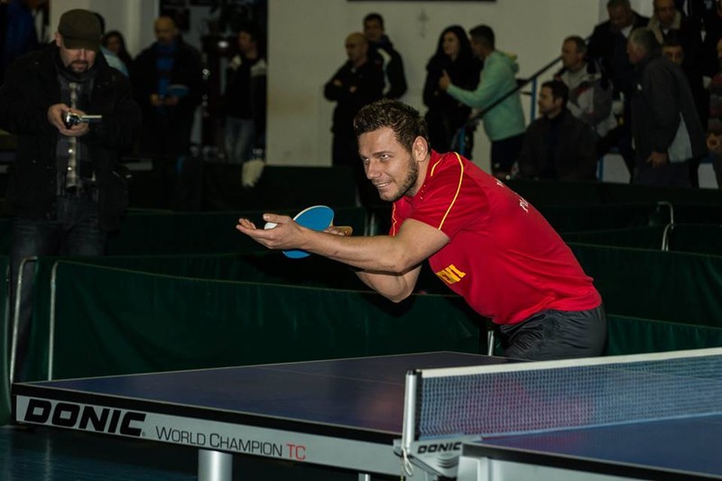 Alexandru Cazacu în varianta jucătorului de ping pong