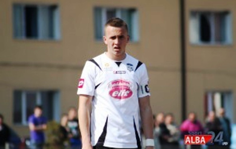 Un al doilea fotbalist de la Unirea Alba Iulia a fost scos la vânzare la mica publicitate!