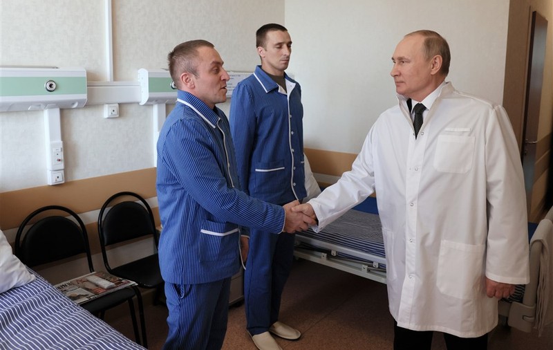 Vladimir Putin înființează un fond special pentru soldații care luptă în Ucraina și pentru familiile acestora, menit "să le asigure o viață decentă"