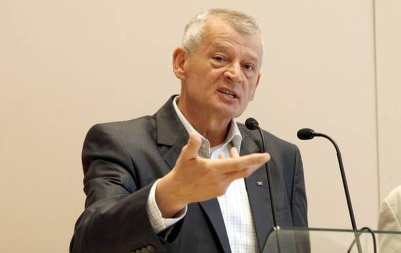 CE FACE SRI LA CEREREA LUI SORIN OPRESCU! NUMĂRĂ CÂINII DE PE STRĂZILE CAPITALEI!