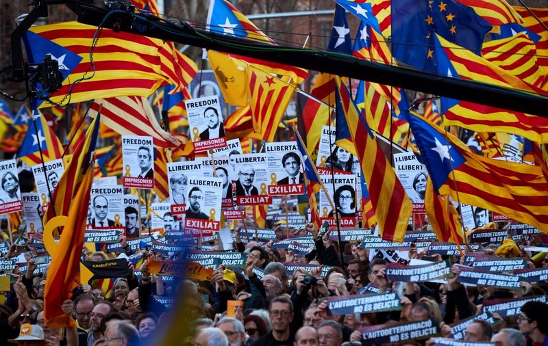 Spania i-a grațiat pe separatiștii catalani condamnați la închisoare după tentativa de secesiune din 2017