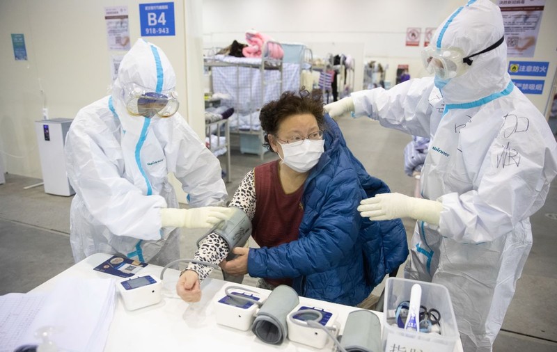 Epidemia de coronavirus. Recompense în bani pentru chinezii din orașul Qianjiang, provincia Wuhan, care se prezintă în mod voluntar pentru controale medicale