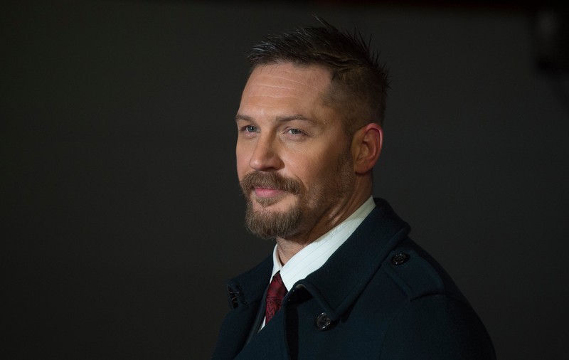 FOTO | Tom Hardy a fost decorat de prințul Charles. Ce distincție a primit actorul