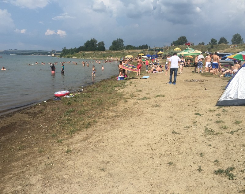 Ce Mamaia? Botoșănenii au propriul «litoral» la malul Prutului!