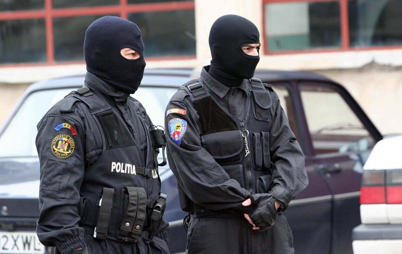 Percheziții de amploare în România, într-un dosar cu prejudiciu de 6 milioane de dolari! Aproape 200 de descinderi în jumătate de țară!