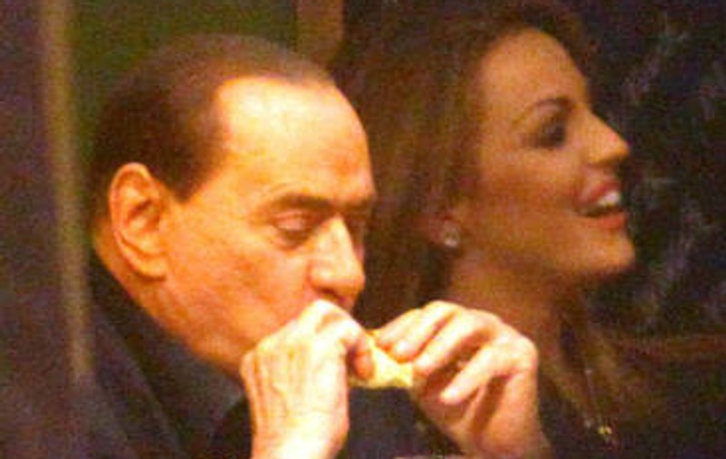 Silvio Berlusconi s-a logodit cu Francesca Pascale: "Diferenţă de vârstă între noi este de 49 de ani"