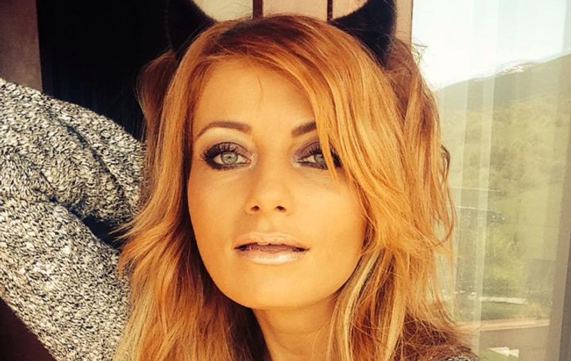 AŞA SE VORBEŞTE?! Sylvia S-A FĂCUT DE RÂS CU LIMBAJUL EI