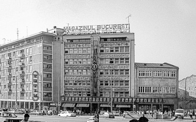 Bucur Bunescu (în medalion) cu celebrul său magazin FOTO Muzeul București