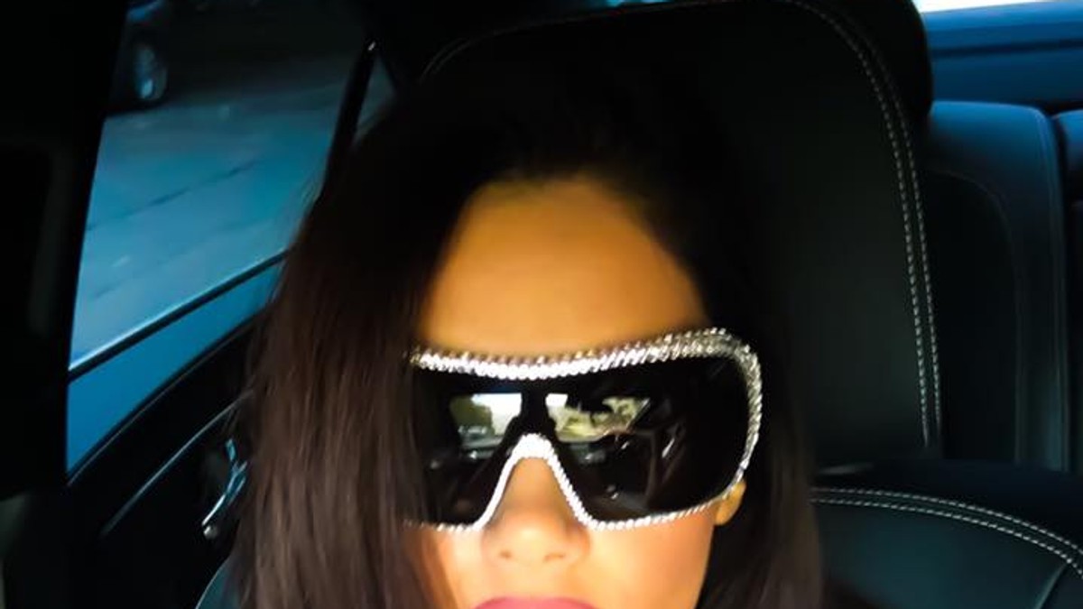 Oana Zăvoranu și-a schimbat look-ul. Vedeta nu mai e brunetă