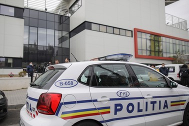Cei de la USR-PLUS au sunat la Poliție. Foto: INQUAM_Photos_Octav_Ganea