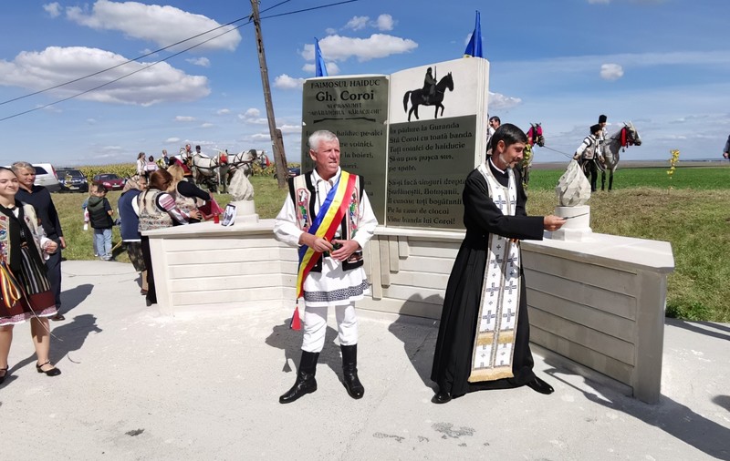 Scuza primarului PNL care a ridicat troița unui bandit antisemit: „De ce sunt eu de vină că s-a simțit jignit un evreu la vremea aceea?”