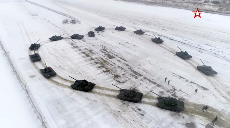 Inimă din tancuri, pe un câmp din Rusia
