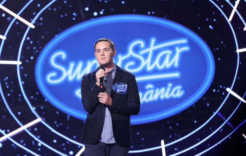 Cine e Alessandro Mucea de la „SuperStar România”. Jurații i-au cerut autografe: „Povestea ta nu-i mai tare decât cum cânți tu”