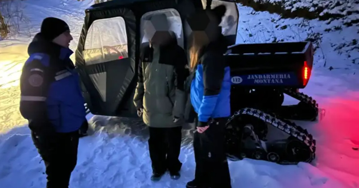 Două turiste rătăcite pe drumul vechi de Poiană, recuperate de jandarmii montani