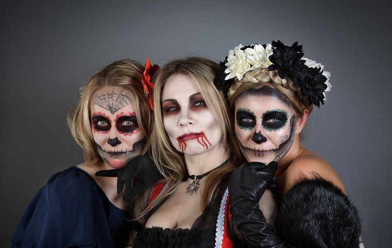 Halloween 2015 | Avertisement ÎNFRICOȘĂTOR din partea preoților: CE ȚI SE POATE ÎNTÂMPLA dacă te deghizezi în vampir sau fantomă