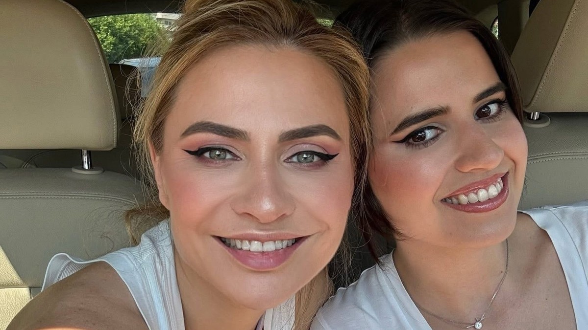 Adina Buzatu în ziua nuntii fiicei sale, Sara