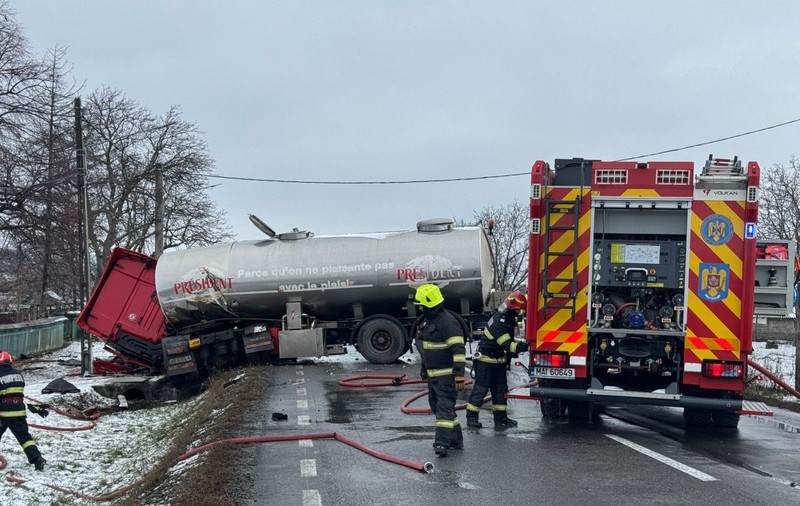 O familie întreagă a murit pe un drum din Suceava, după un accident înfiorător cu o autocisternă