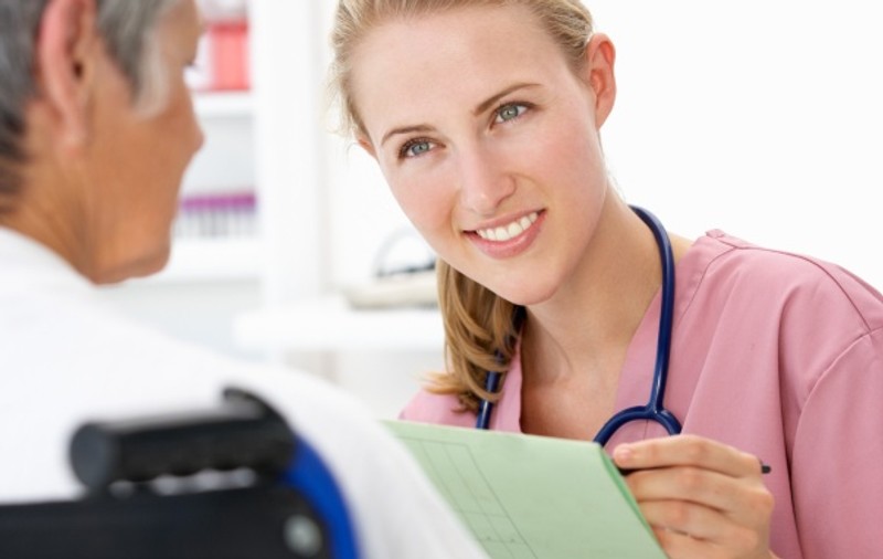 Metoda de pensionare la Sibiu: Şpagă 300 de euro la medic
