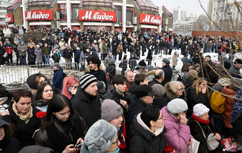 Kremlinul avertizează că „orice adunare neautorizată încalcă legea”, în ziua înmormântării lui Navalnîi