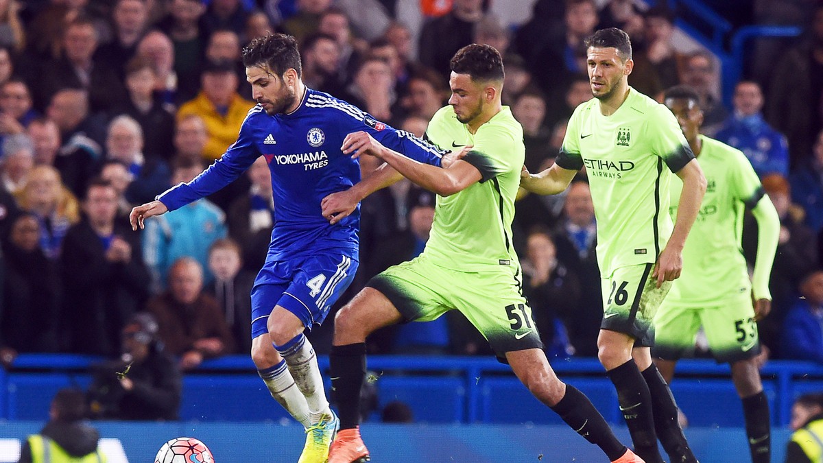 Anglia, etapa 31, programează Derby-ul Chelsea - Manchester City
