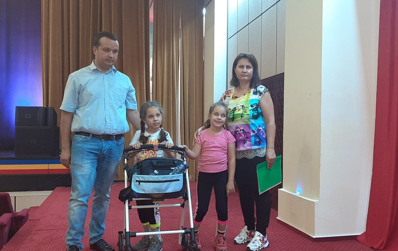 Gemenele Maya și Ingrid, ajutate de fostele glorii ale fotbalului românesc. Azi, la Slobozia, se va disputa un meci caritabil pentru cele două fetițe bolnave