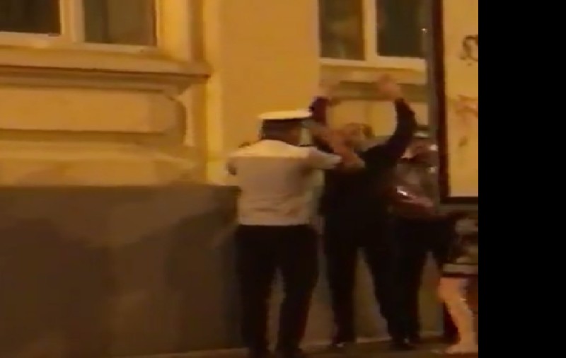 Ce spun cititorii Libertatea despre scandalul dintre medicul Cristescu și polițiști. “Niște papagali. Ce se întâmpla dacă…”