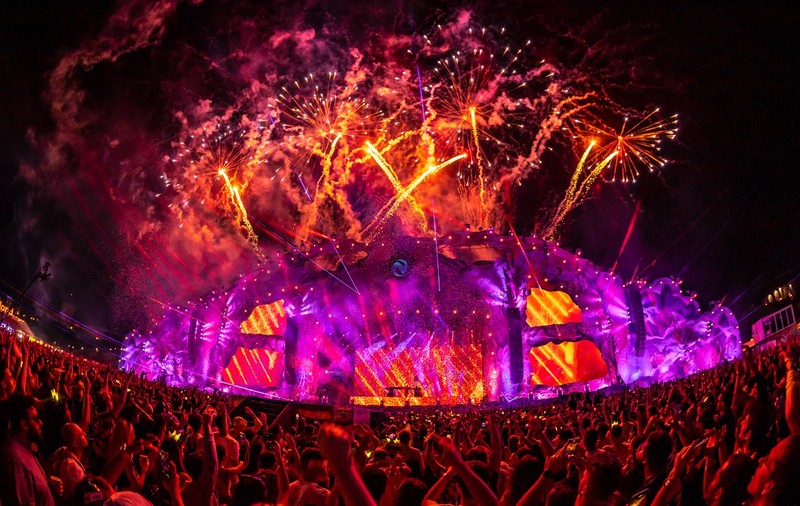 „Dragostea din tei” s-a auzit la Neversea 2022. Cine e celebrul DJ care a mixat hitul trupei O-Zone