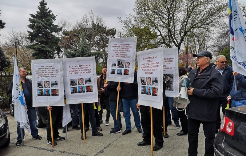 Protest al angajaților Metrorex. Sindicaliștii au pichetat sediul Ministerului Transporturilor