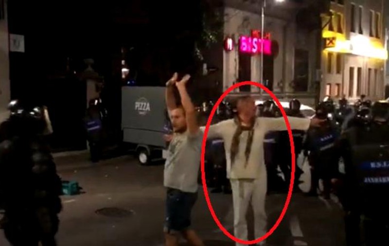 Cătălin Paraschiv, șeful Brigăzii Speciale a Jandarmeriei, recunoaște că el este "bărbatul în alb": "E vară, e cald, aşa am venit efectiv îmbrăcat de acasă"