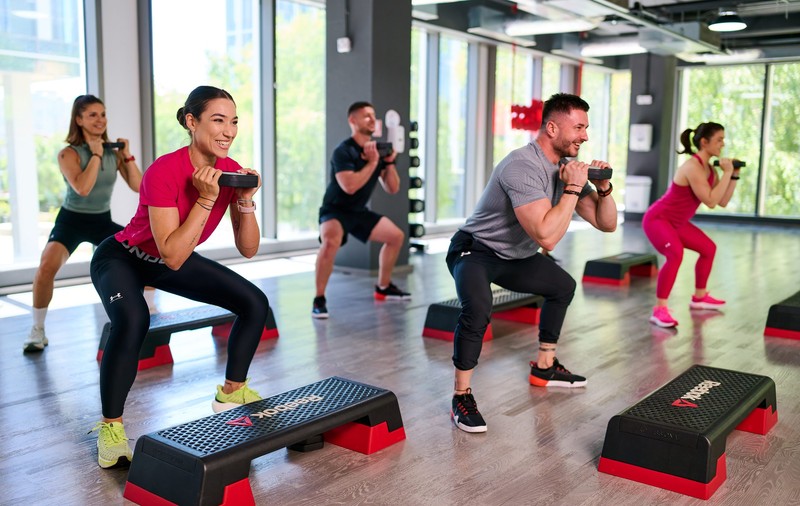 Efectul J.Lo: sala a devenit trending topic în România. Acum e momentul să începi C-Core sau Glutes, la World Class România.