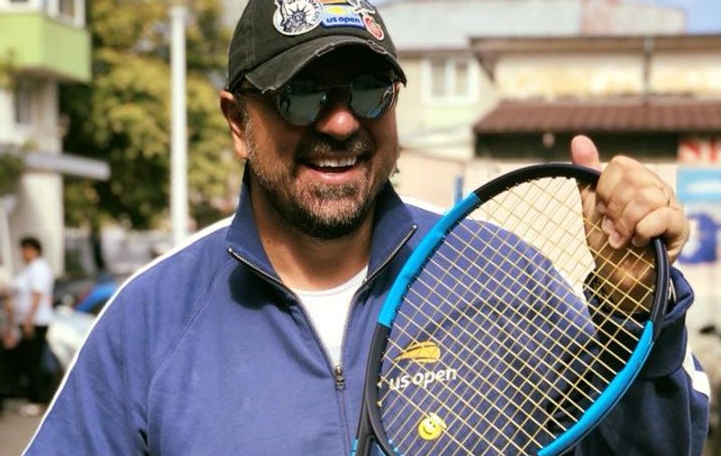 Horia Brenciu, noua senzație din tenis. Folosește racheta tenismenei Ana Bogdan ca să-i bată pe Bobonete și pe Bartoș!