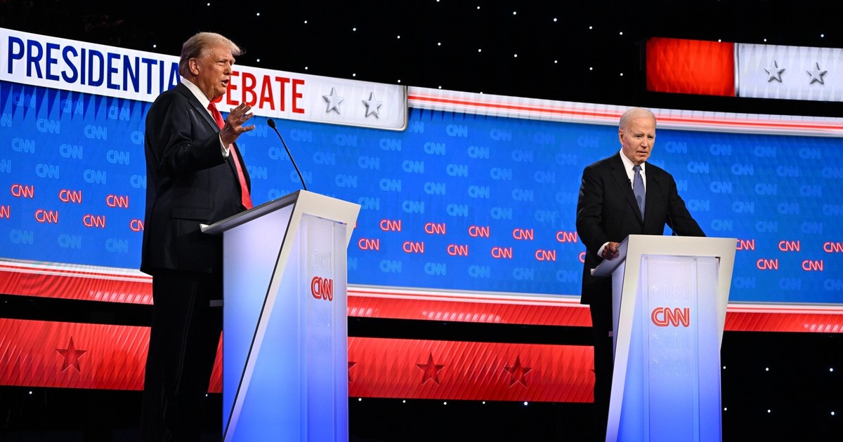 Donald Trump (stânga) și Joe Biden, la prima dezbatere privind alegerile din noiembrie Foto: Profimedia
